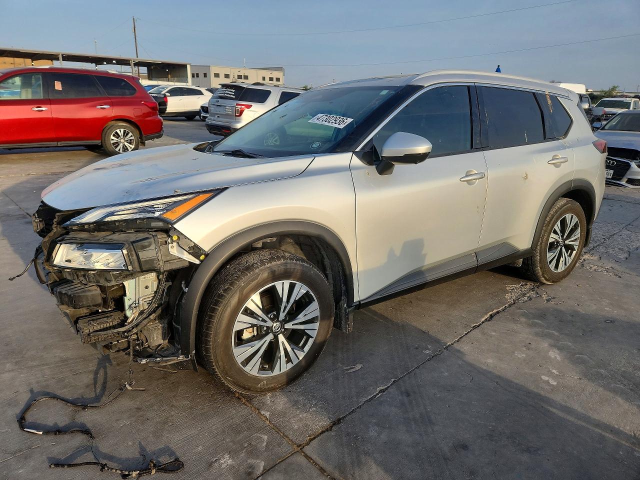 Salvage Nissan Rogue Image