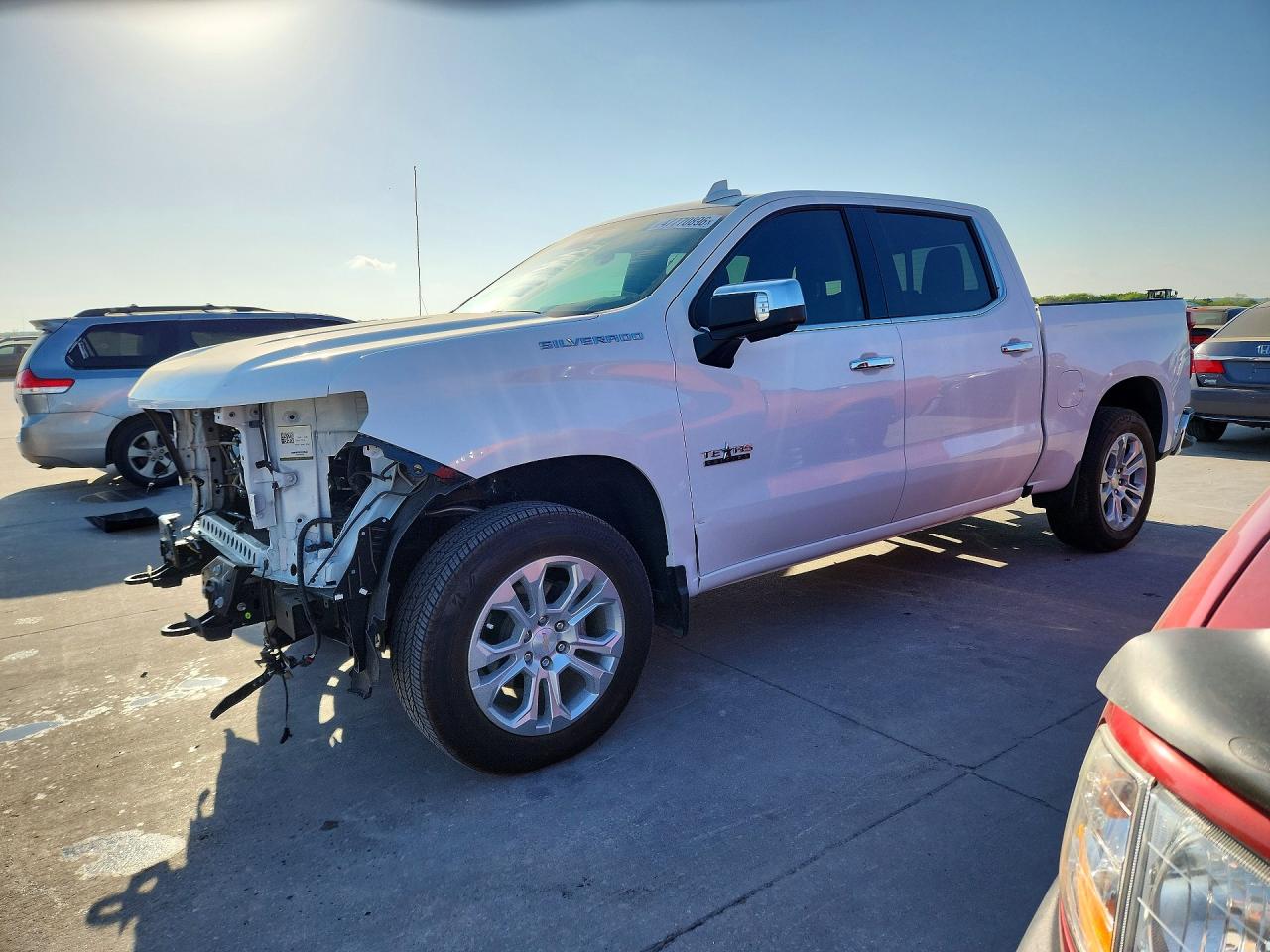Salvage Chevrolet Silverado Image