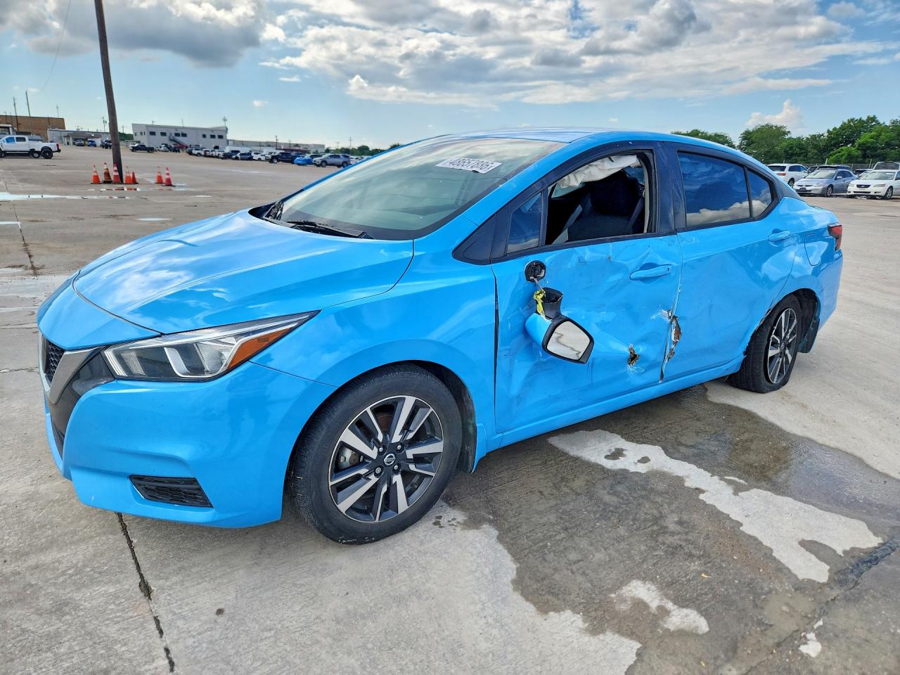 Salvage Nissan Versa Image