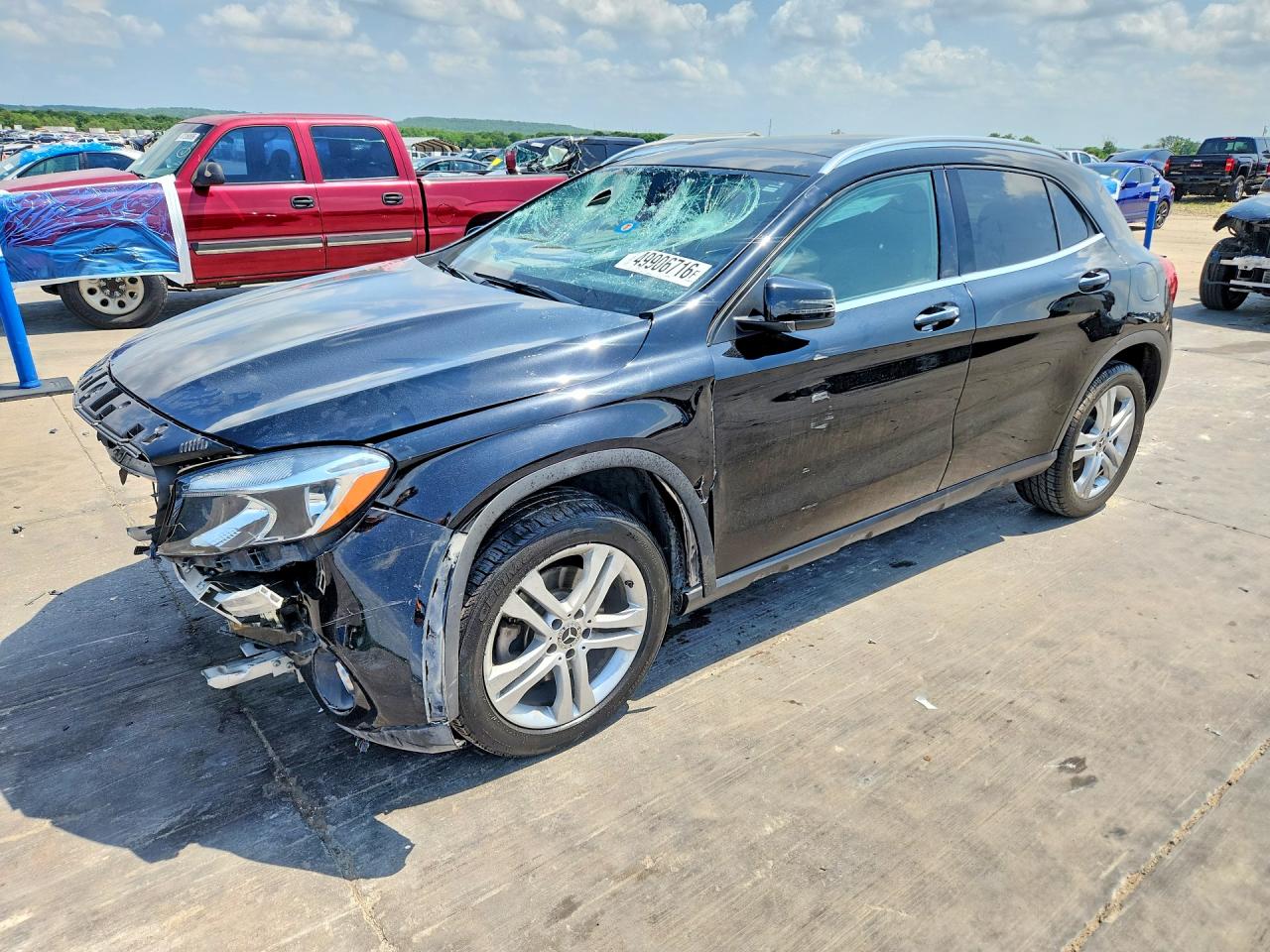 Salvage Mercedes-Benz GLA Image