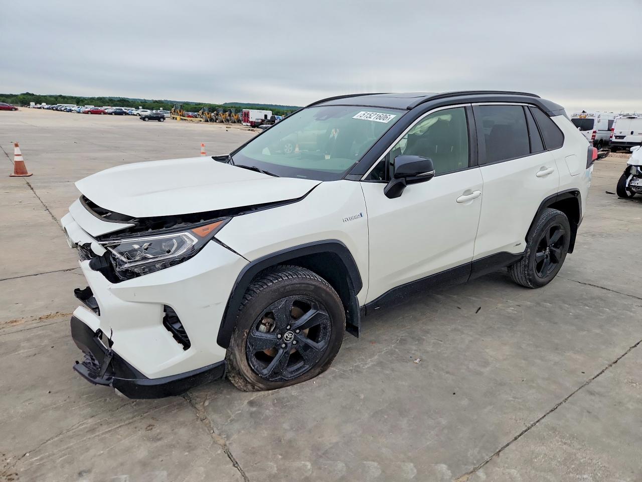 Salvage Toyota RAV4 Image