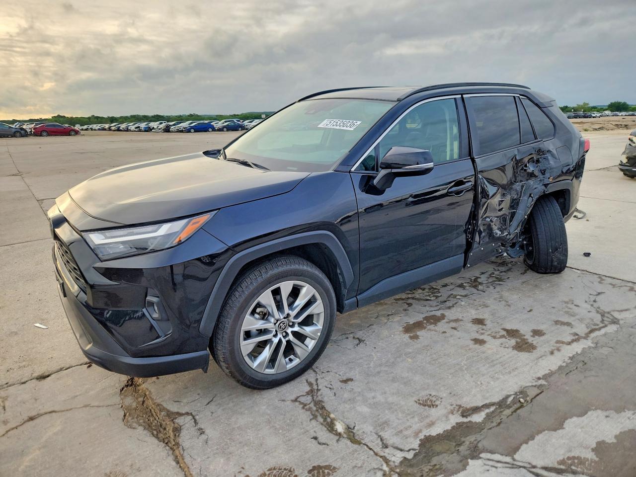 Salvage Toyota RAV4 Image