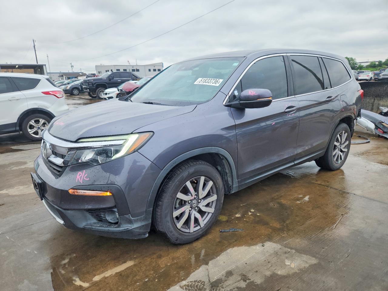 Salvage Honda Pilot Image