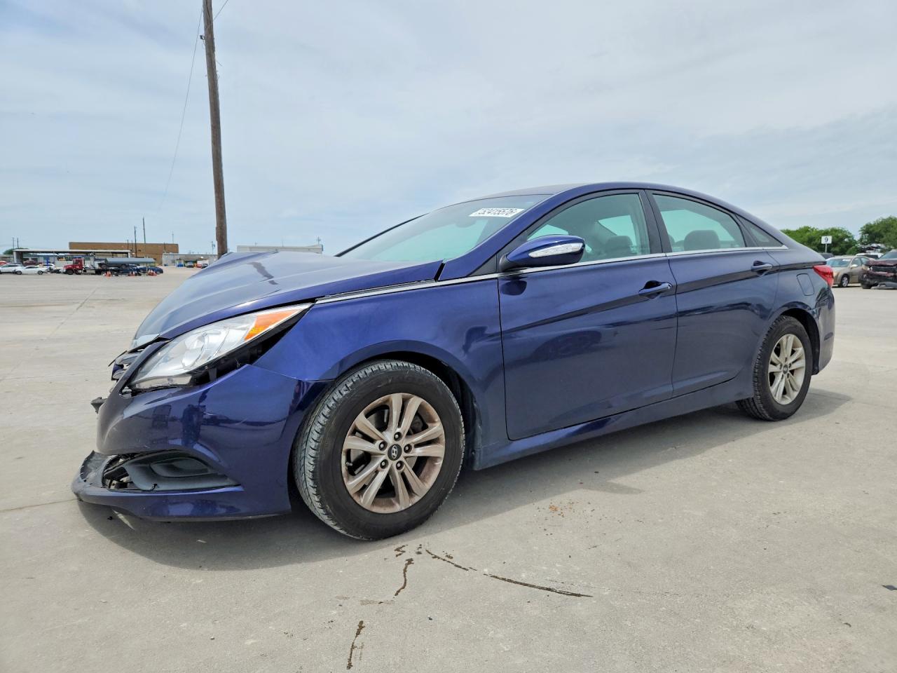 Salvage Hyundai SONATA Image