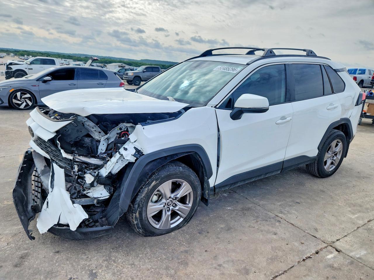 Salvage Toyota RAV4 Image
