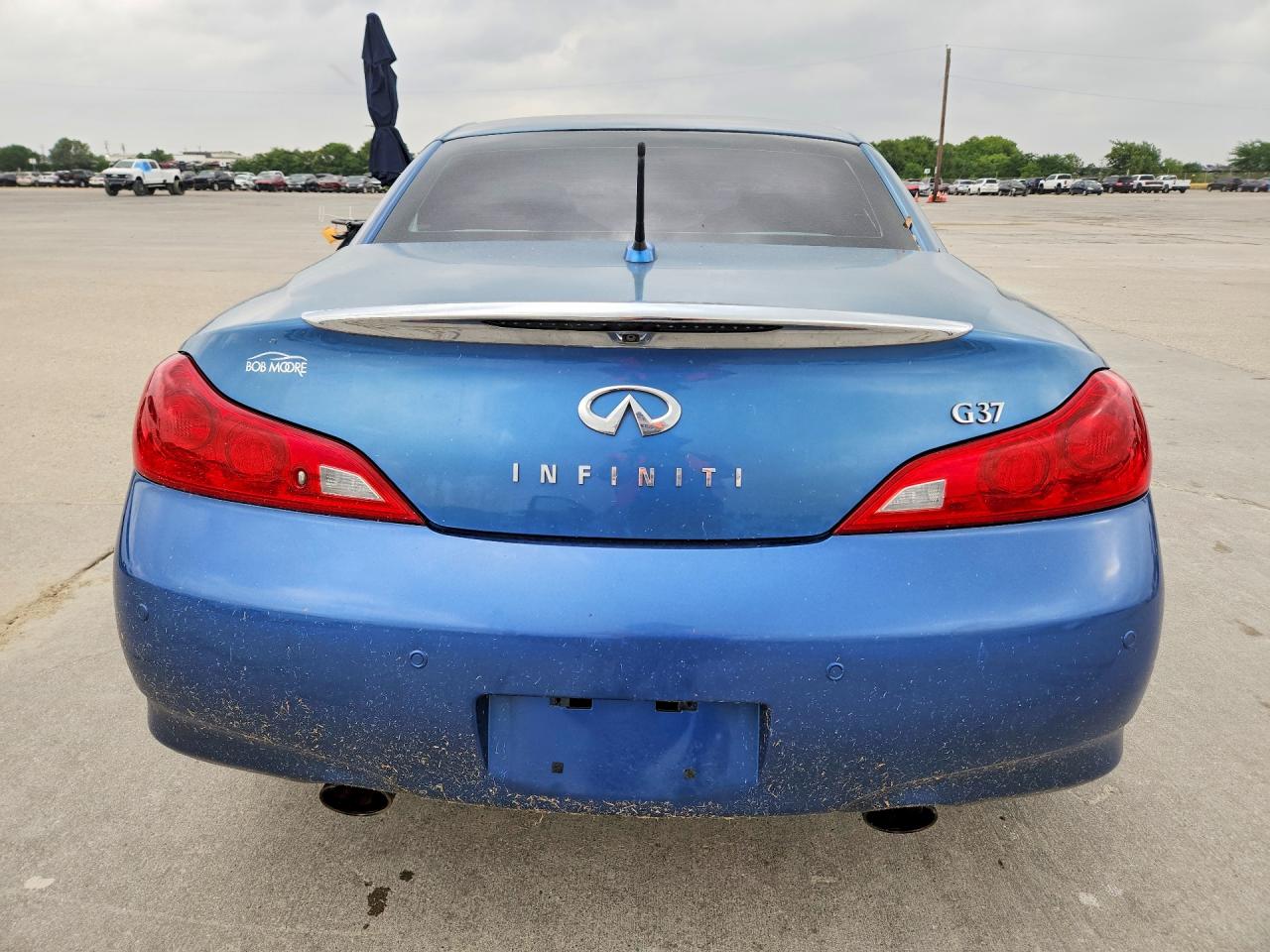 INFINITI G37 Base