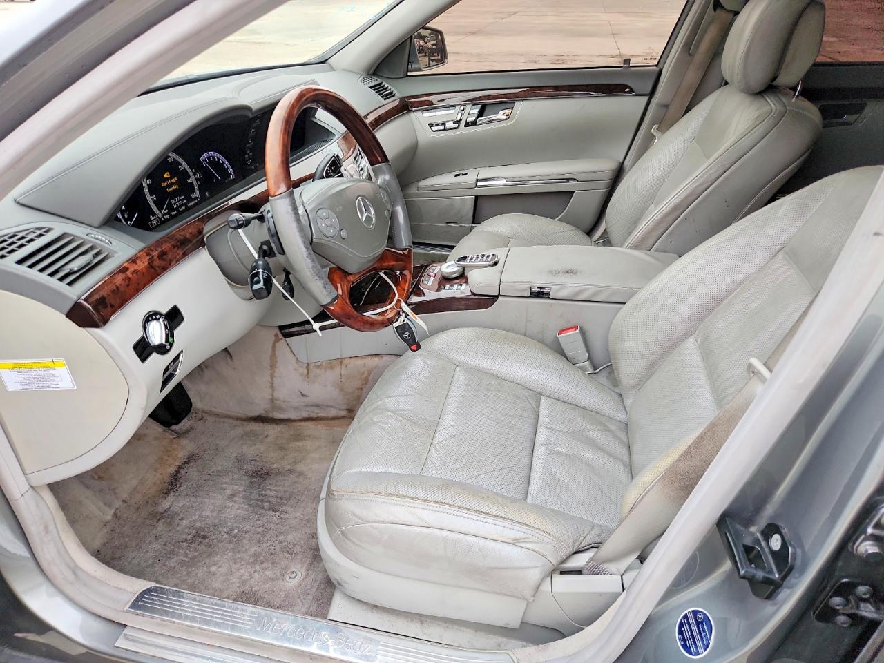 Mercedes-Benz S-Class 550