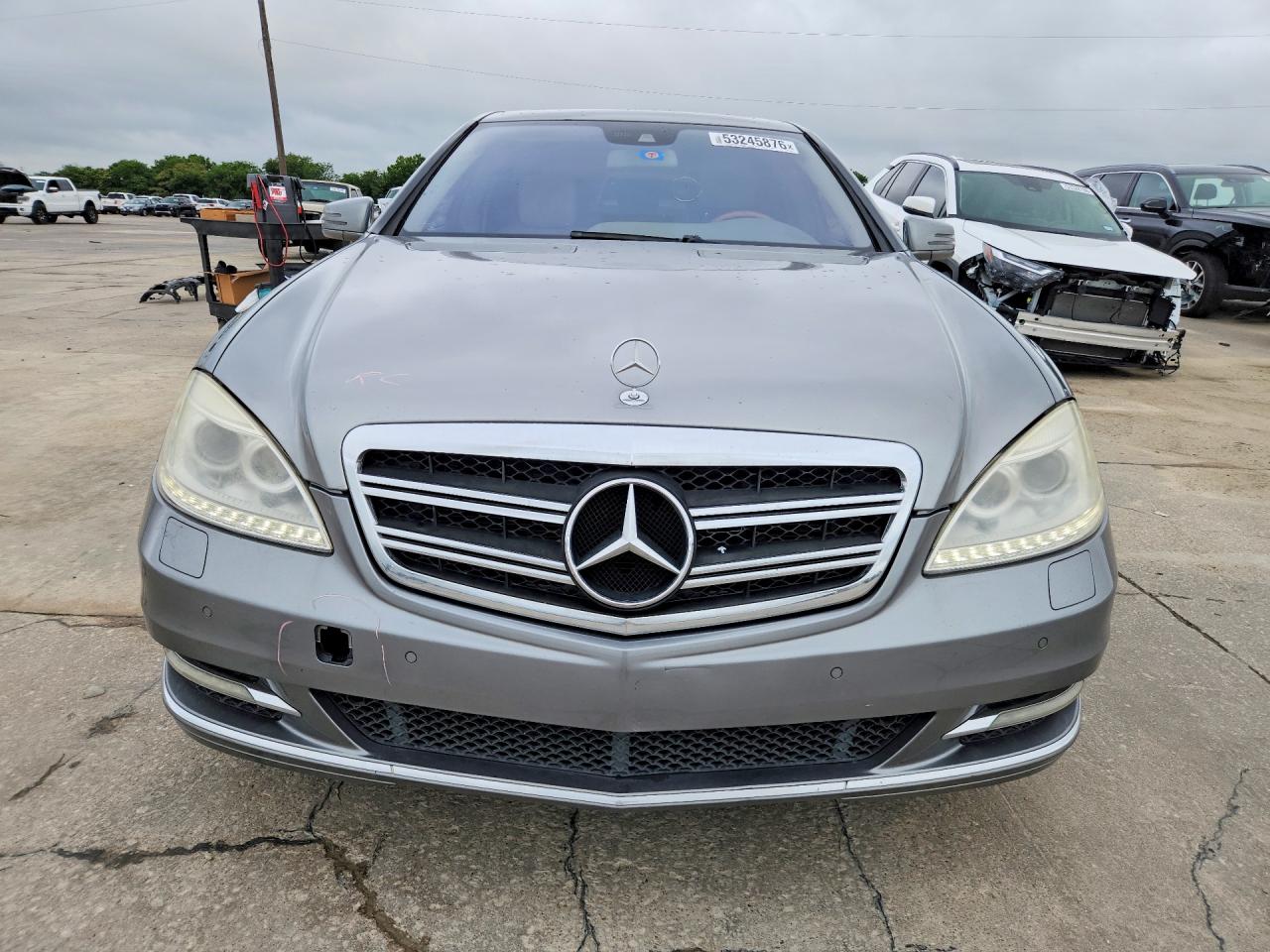 Mercedes-Benz S-Class 550