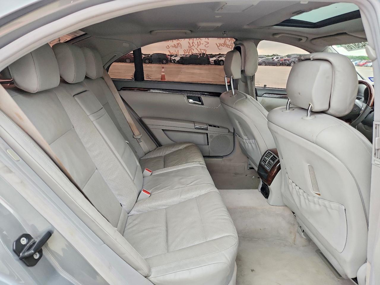 Mercedes-Benz S-Class 550