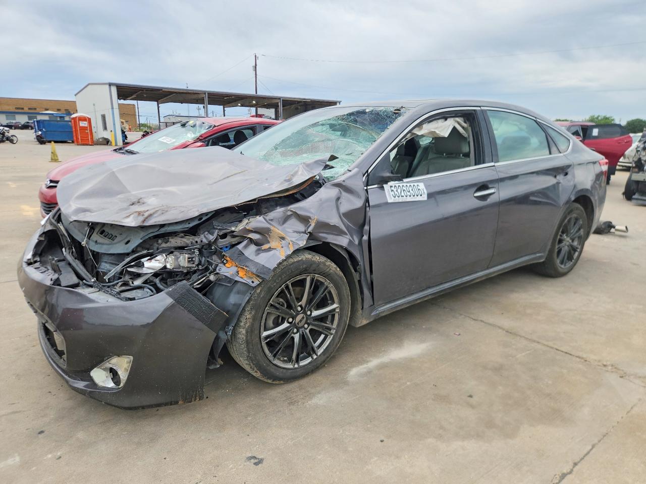 Salvage Toyota Avalon Image