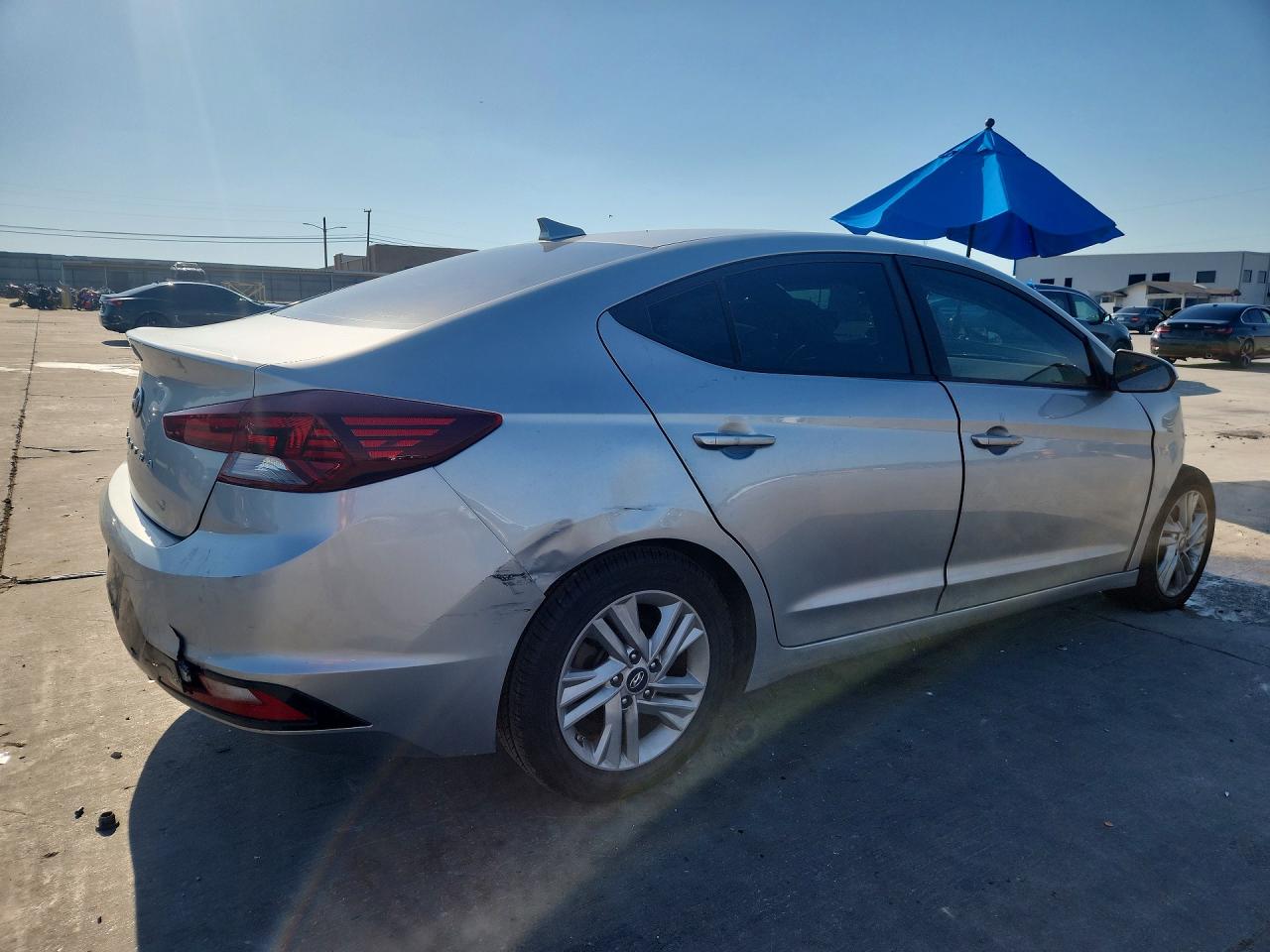 Hyundai ELANTRA Sel