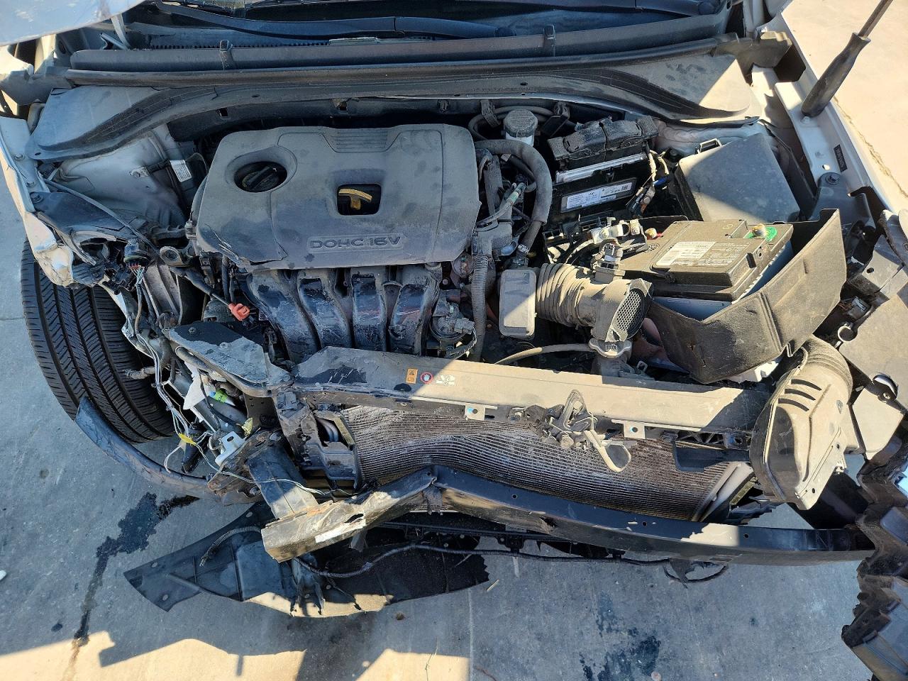 Hyundai ELANTRA Sel