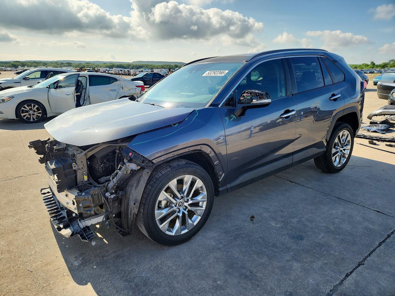 Salvage Toyota RAV4 Image