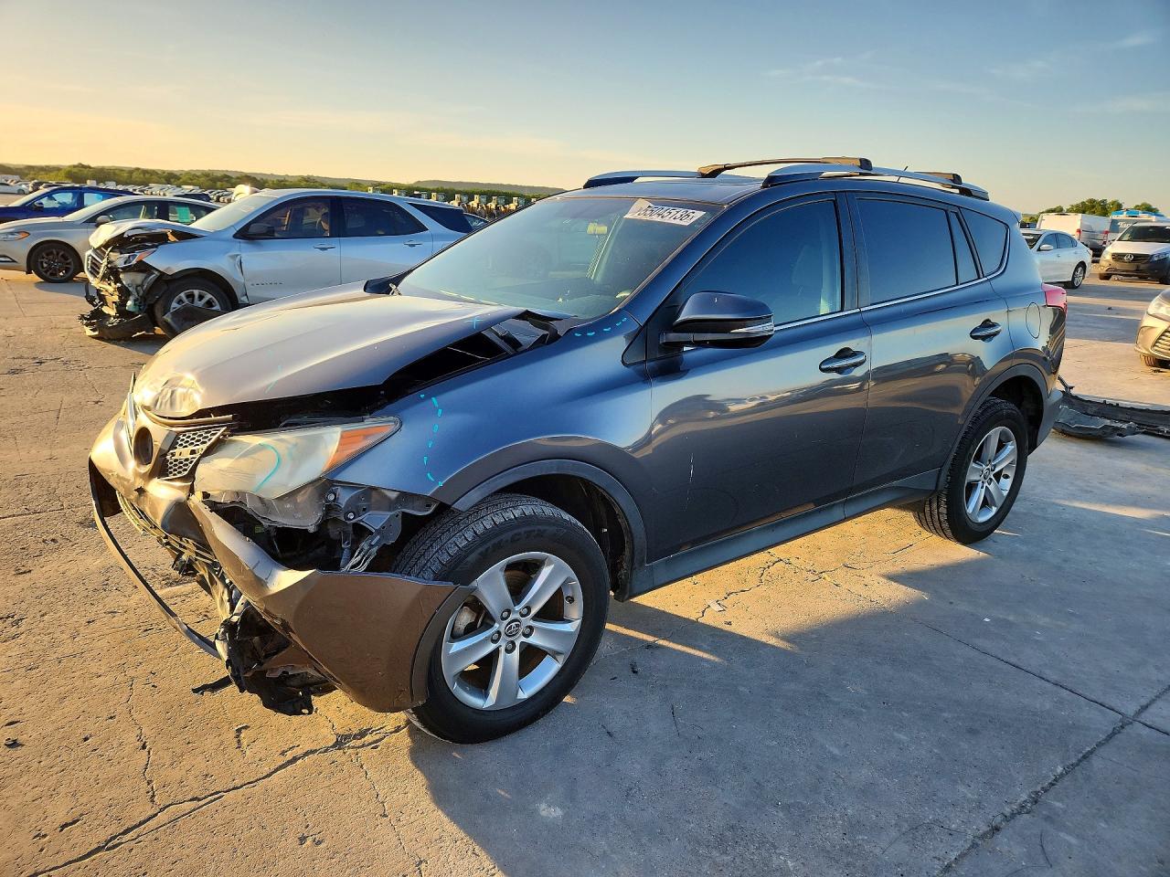 Salvage Toyota RAV4 Image