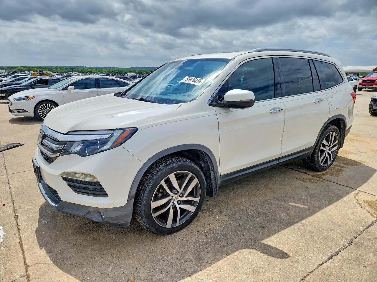 Salvage Honda Pilot Image