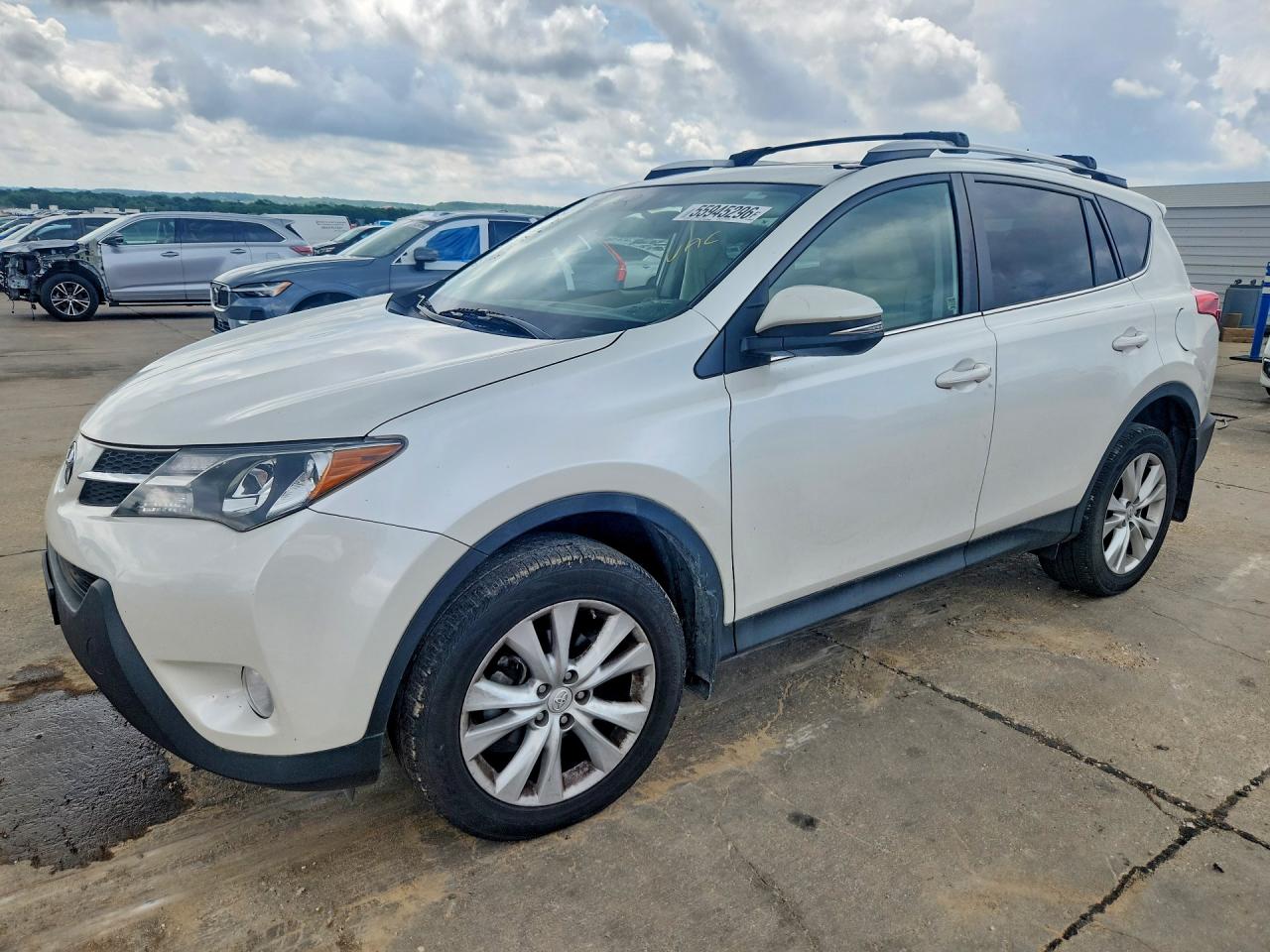 Salvage Toyota RAV4 Image