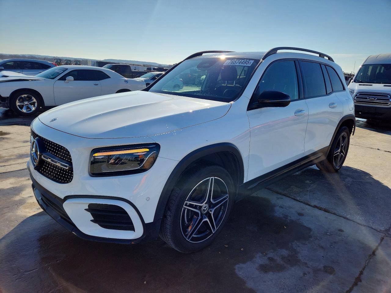 Salvage Mercedes-Benz GLB Image