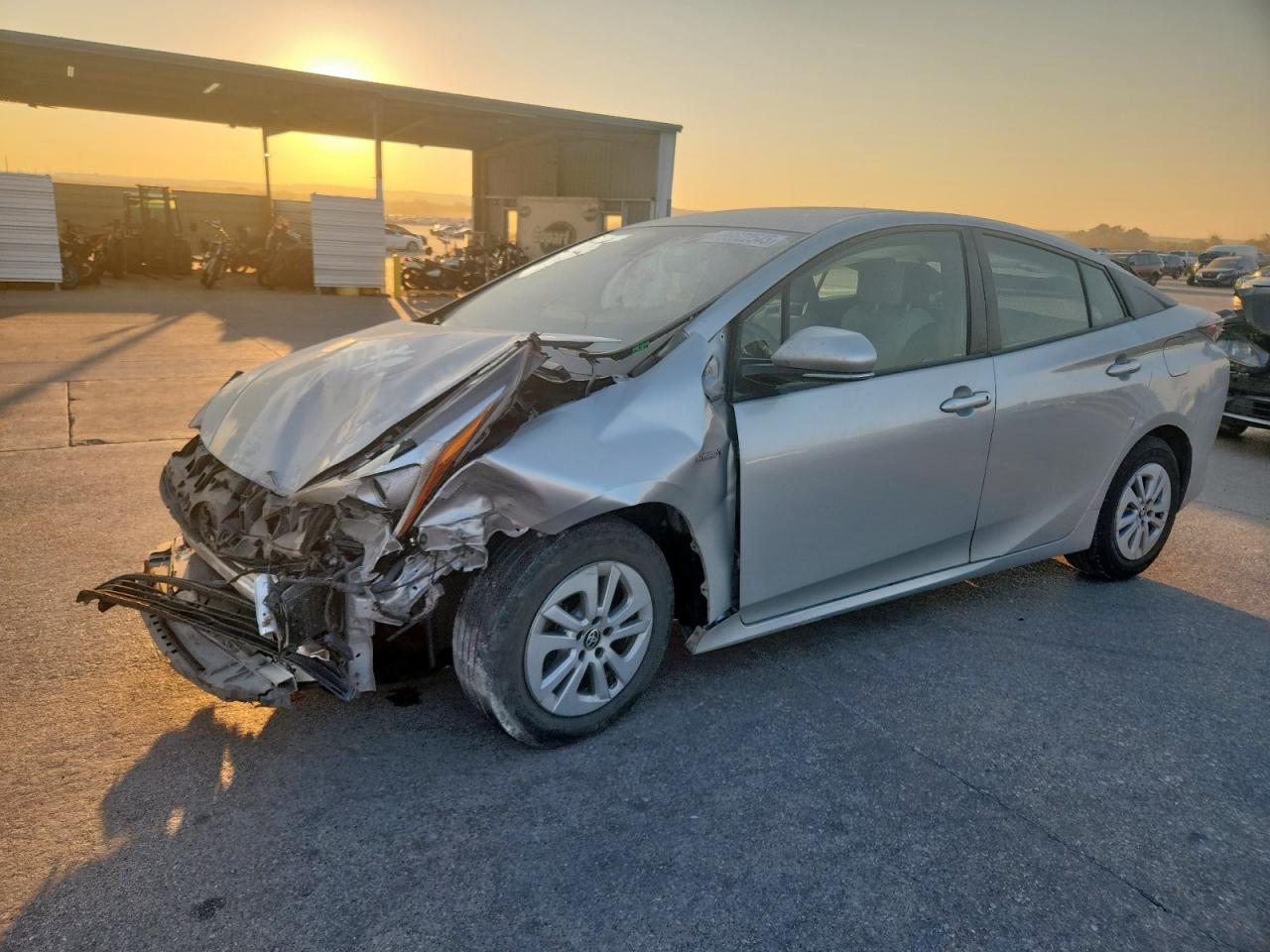 Salvage Toyota Prius Image