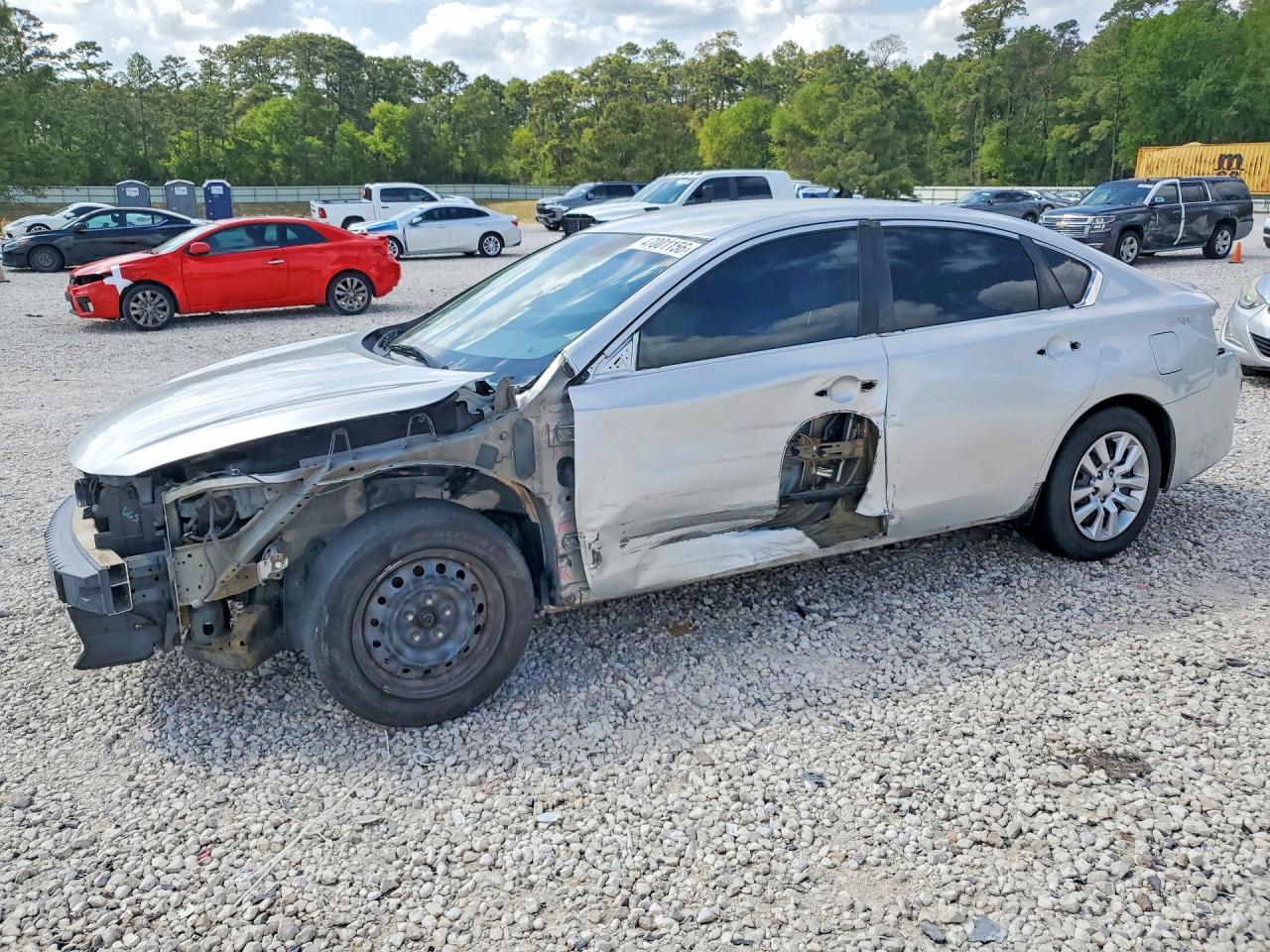 Salvage Nissan Altima Image