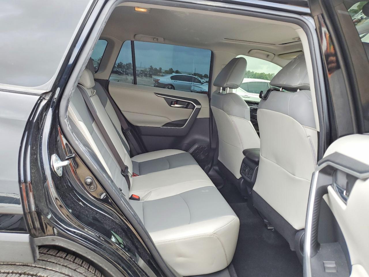 Toyota RAV4 Xle Premium