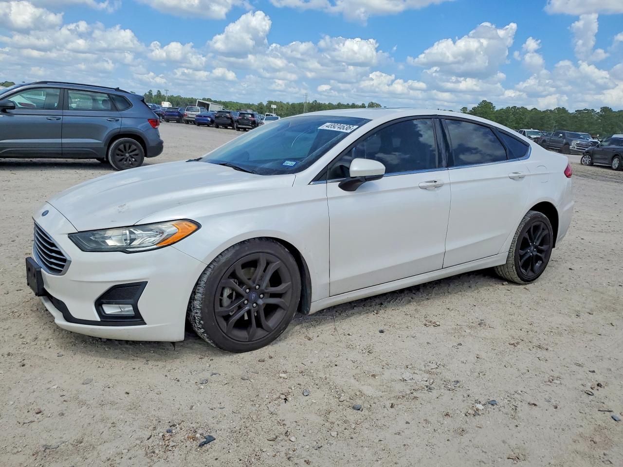 Salvage Ford Fusion Image