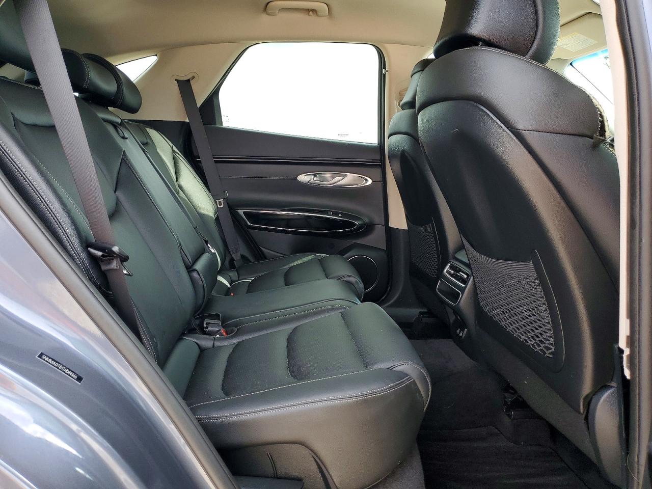 Genesis Gv70 2.5t 2.5t Select