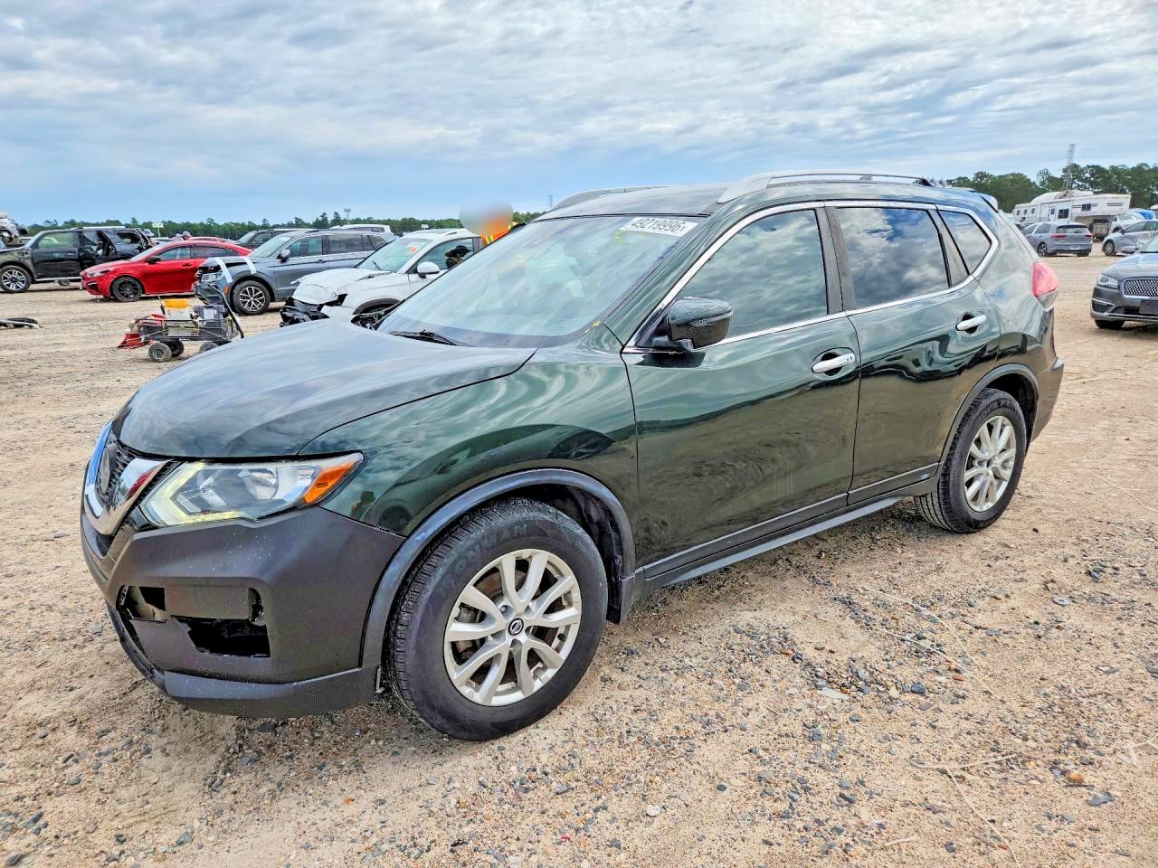 Salvage Nissan Rogue Image