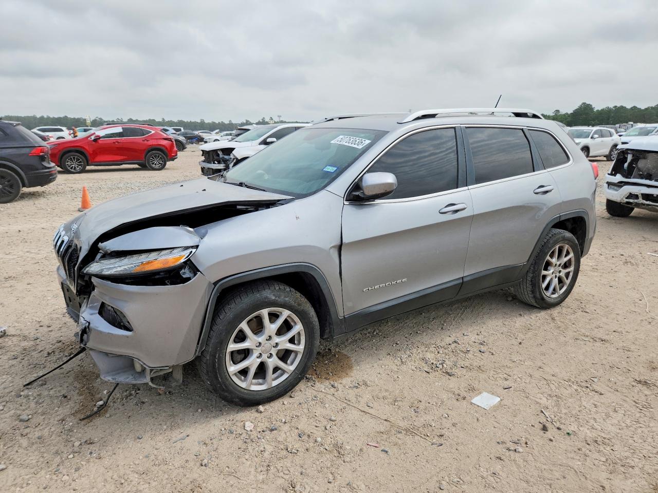 Salvage Jeep Cherokee Image