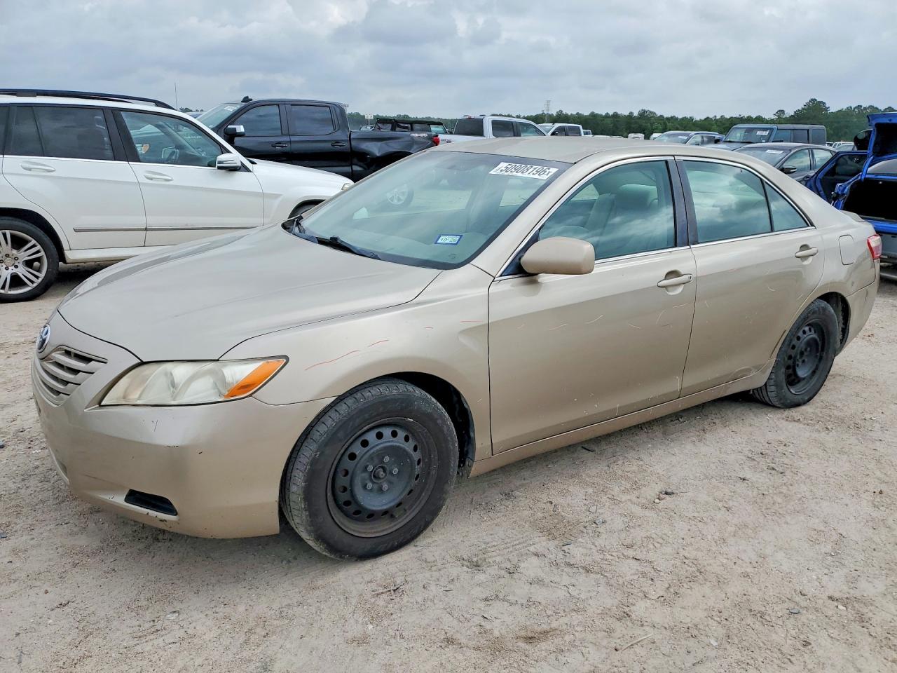 Salvage Toyota Camry Image