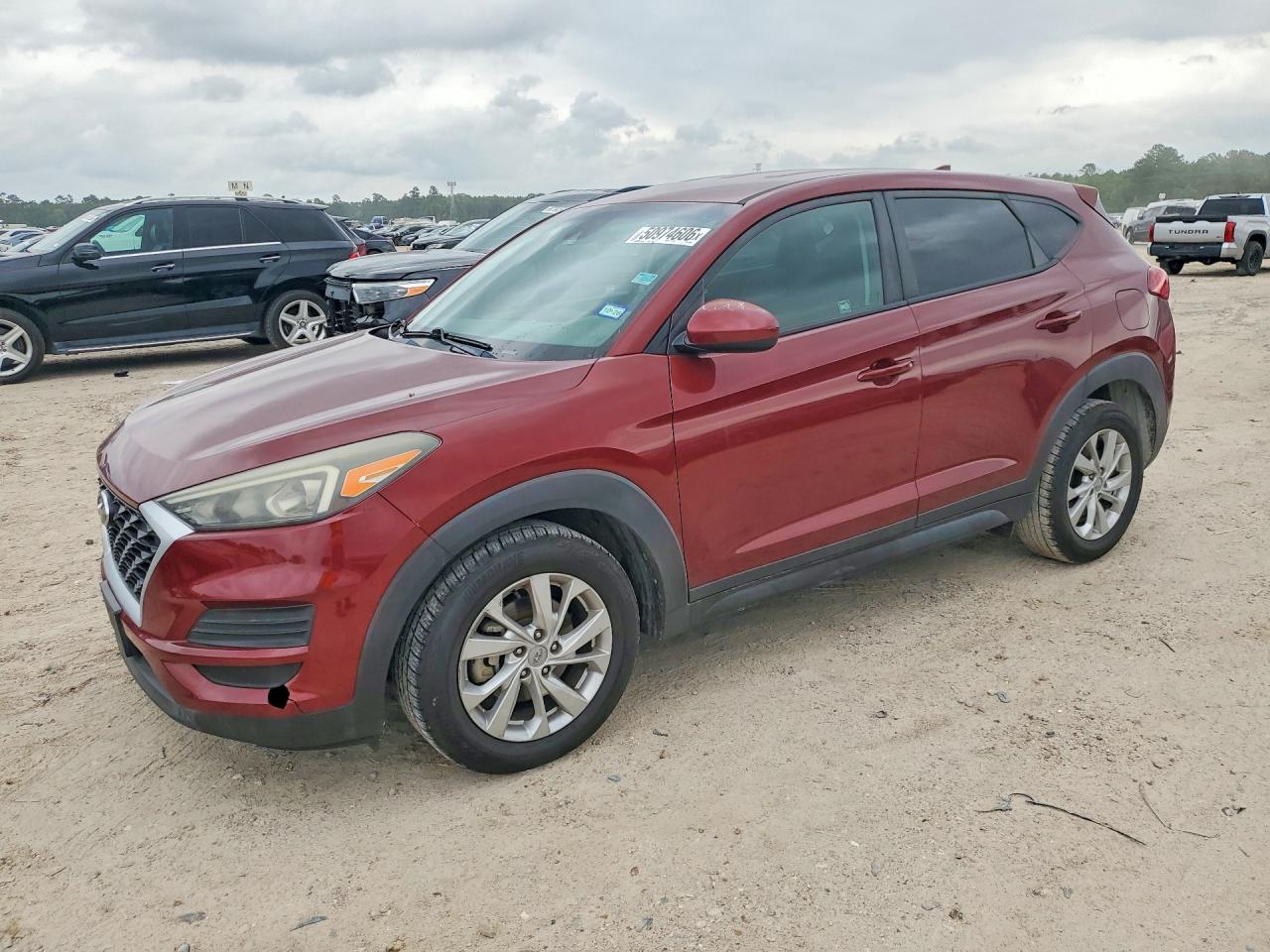 Salvage Hyundai TUCSON Image