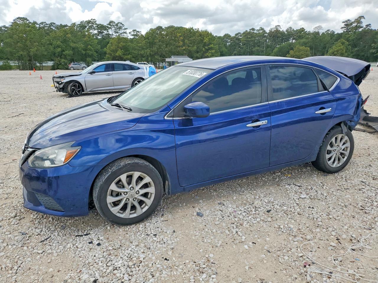 Salvage Nissan Sentra Image