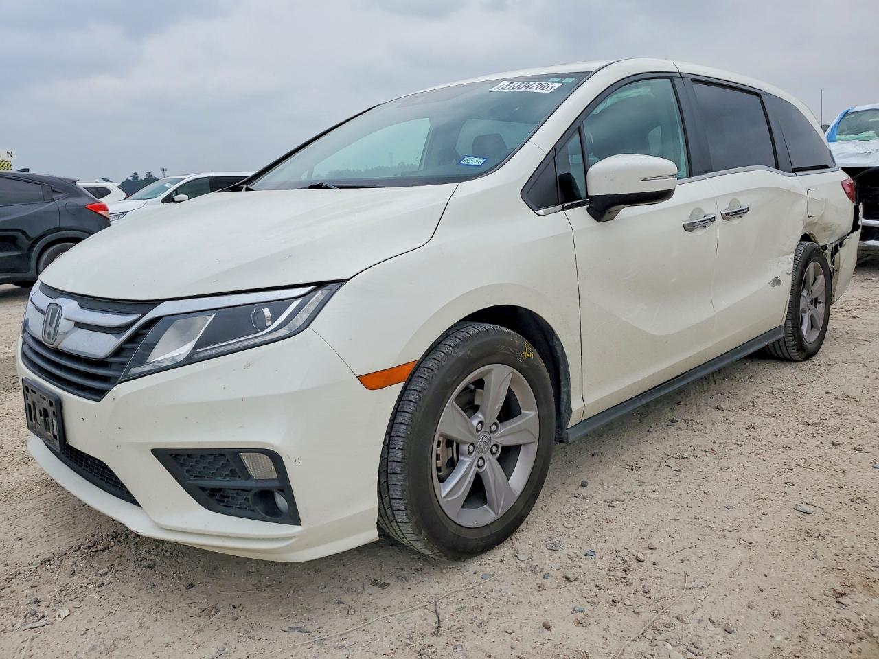 Salvage Honda Odyssey Image