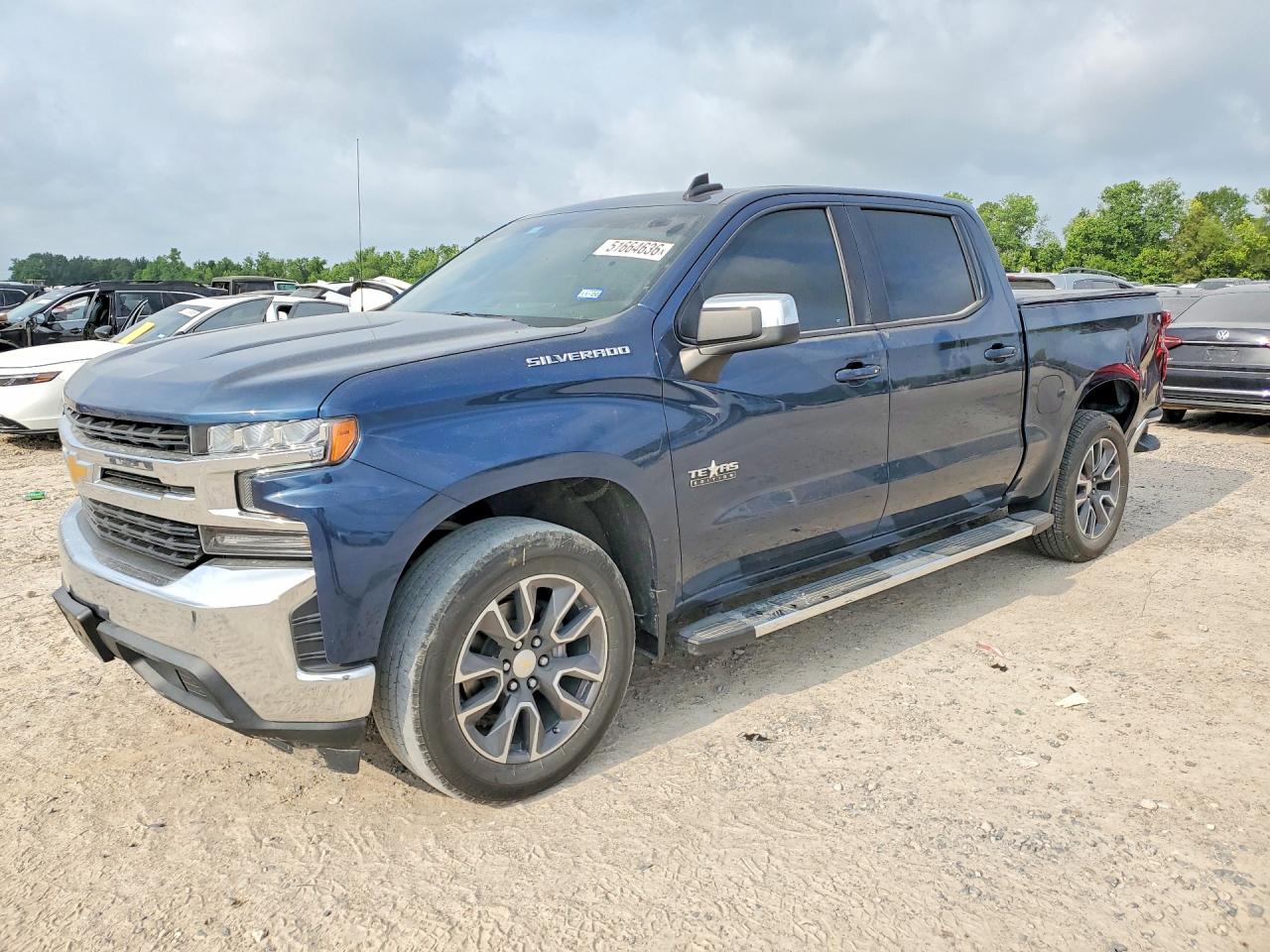Salvage Chevrolet Silverado Image