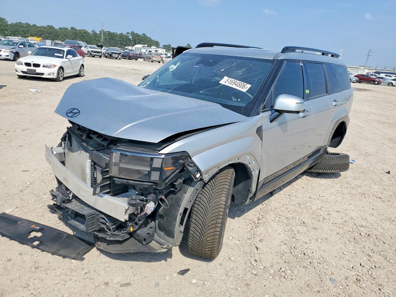 Salvage Hyundai SANTA FE Image