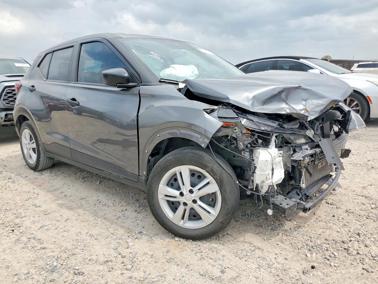 Nissan Kicks Play S