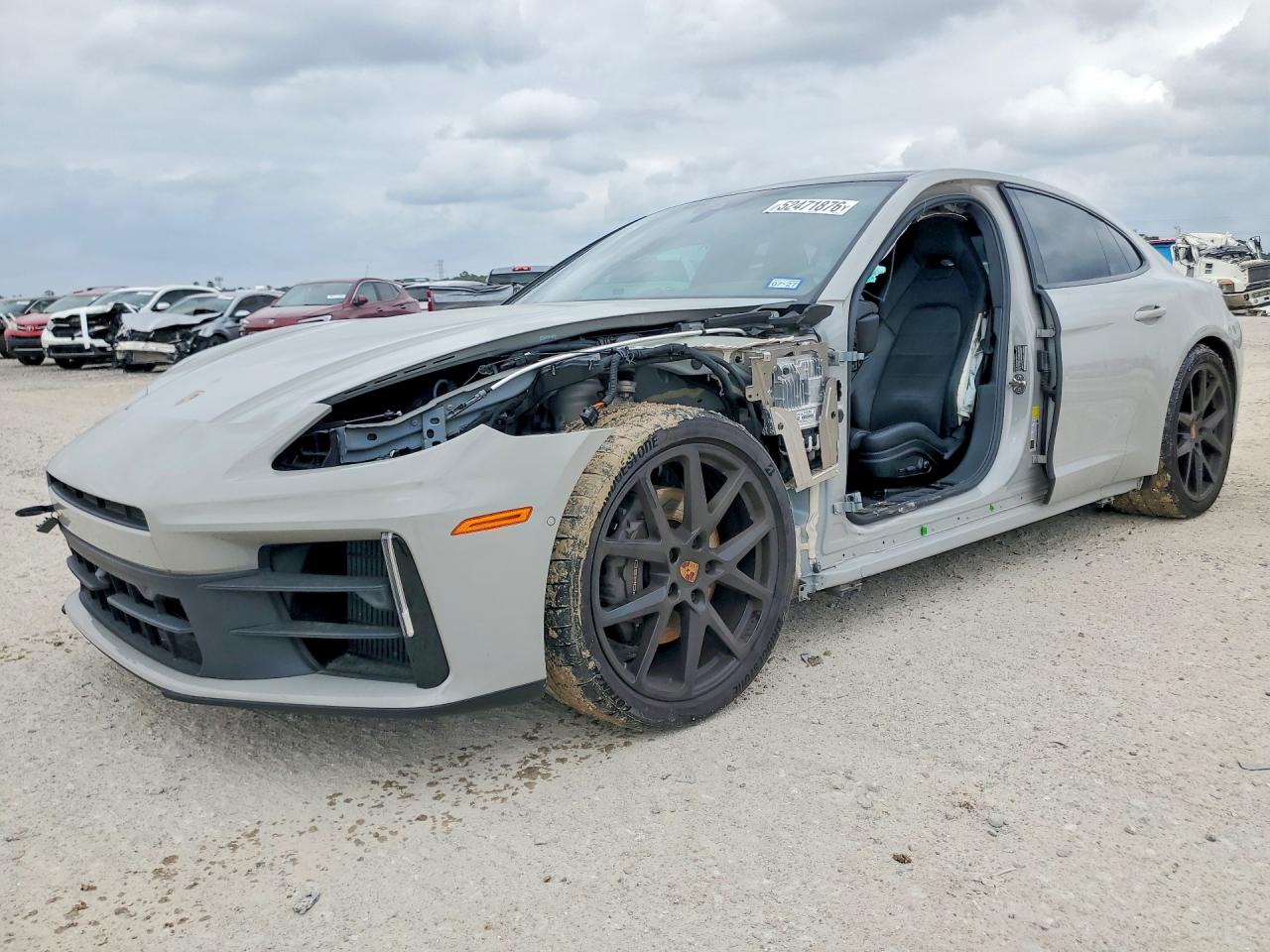 Salvage Porsche Panamera Image