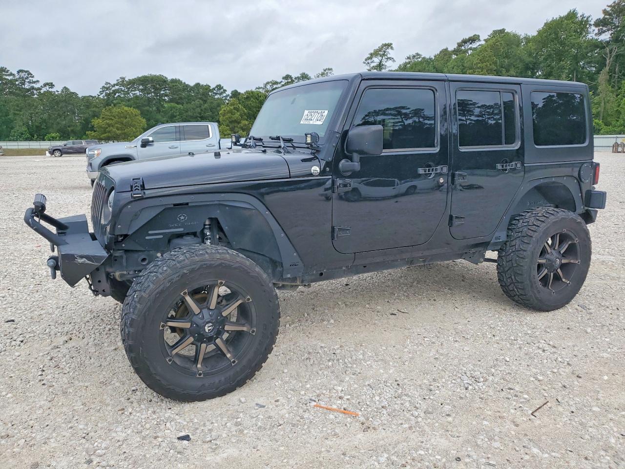 Salvage Jeep Wrangler Image