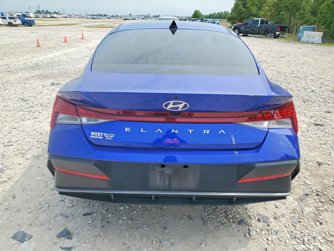 Hyundai ELANTRA Sel
