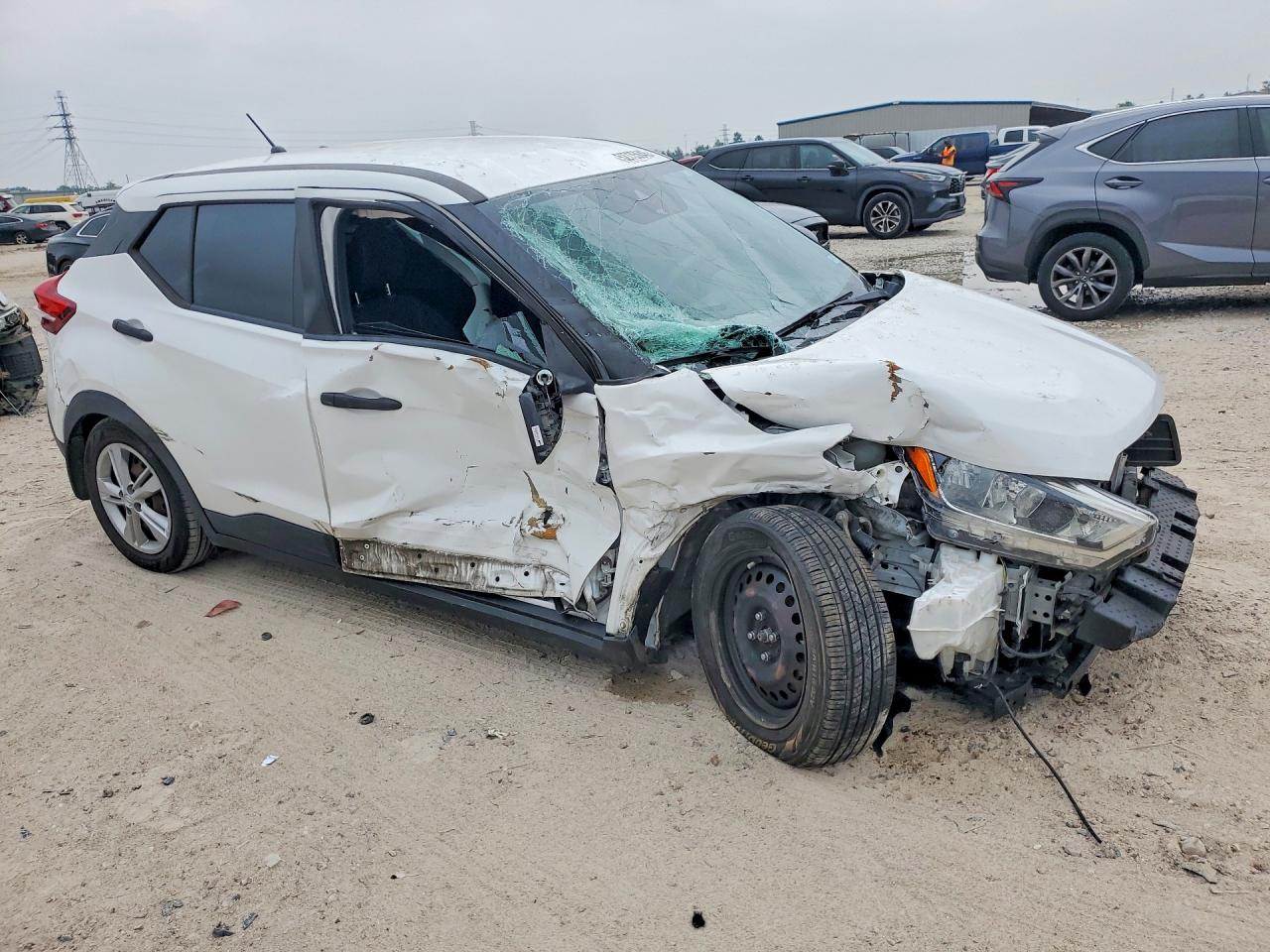 Nissan Kicks S