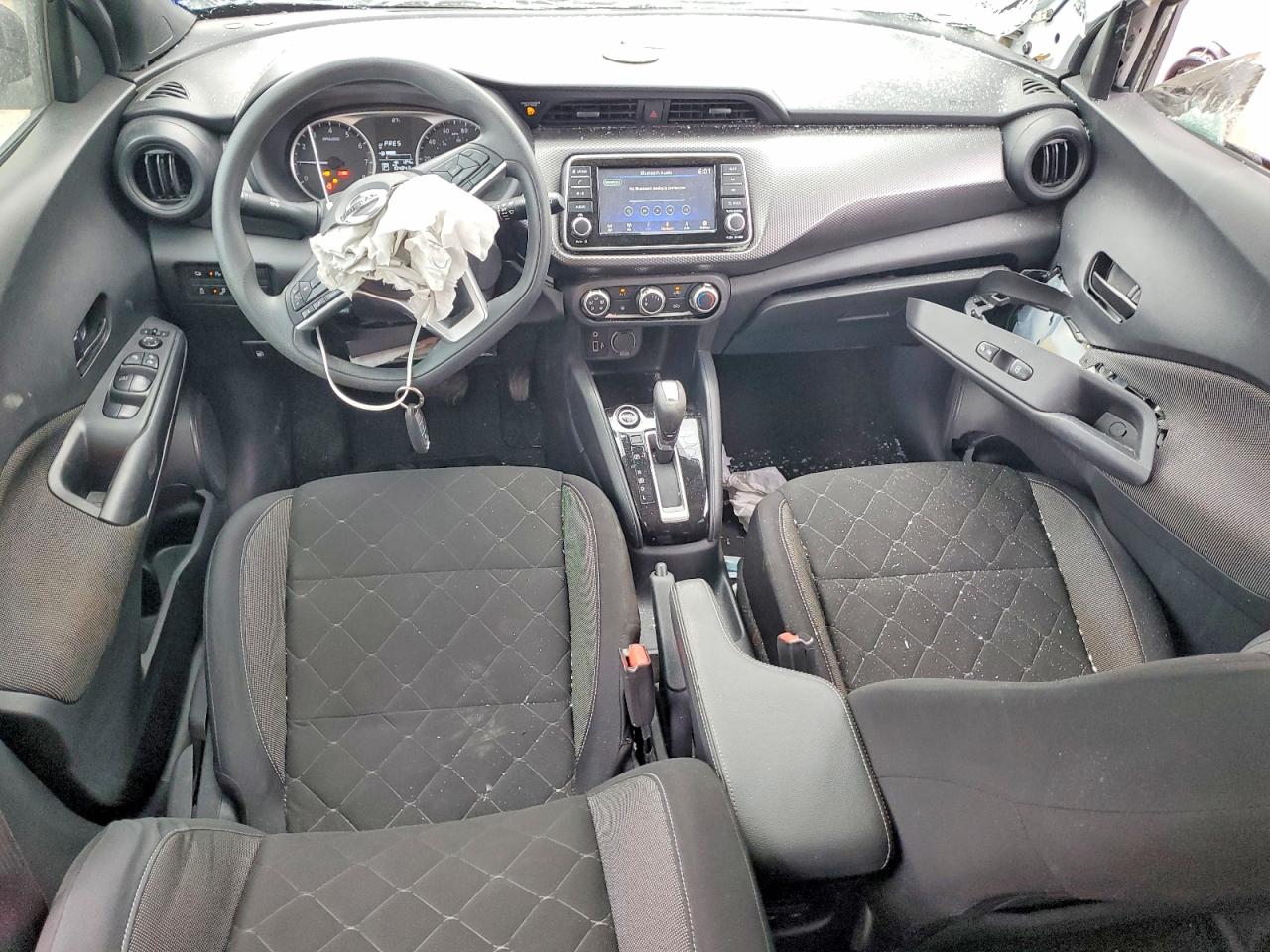 Nissan Kicks S