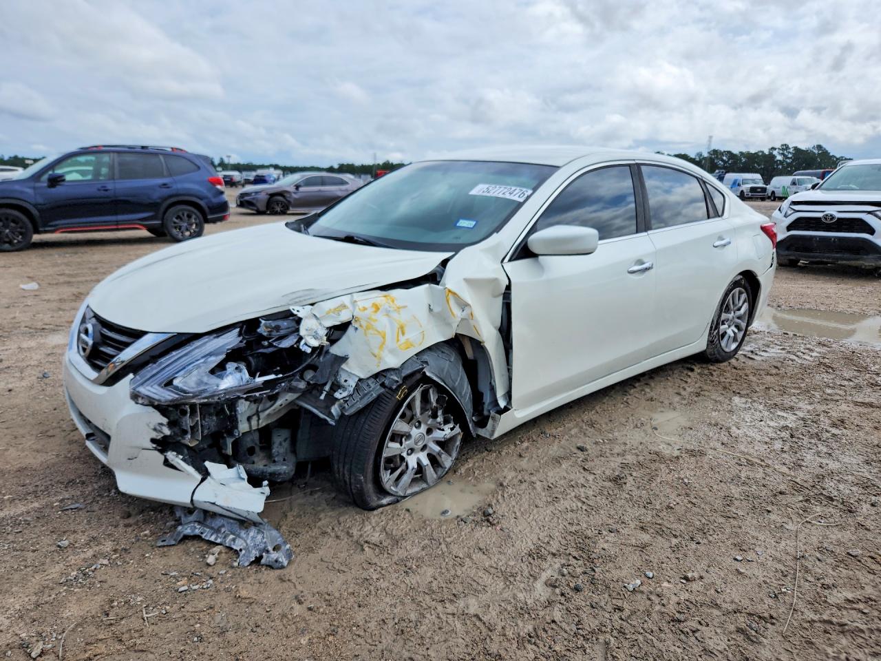 Salvage Nissan Altima Image