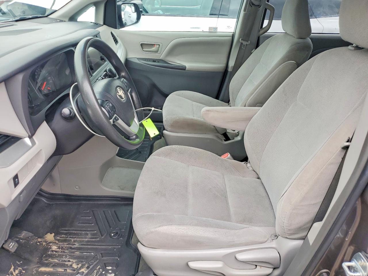 Toyota Sienna L 7-passenger