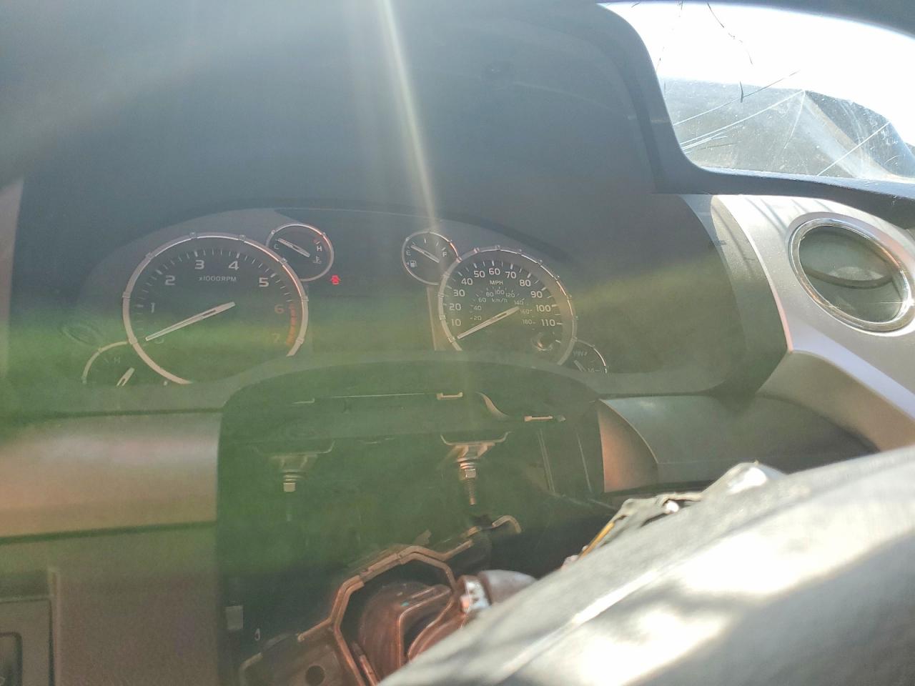 Toyota Tundra Crewmax Sr5
