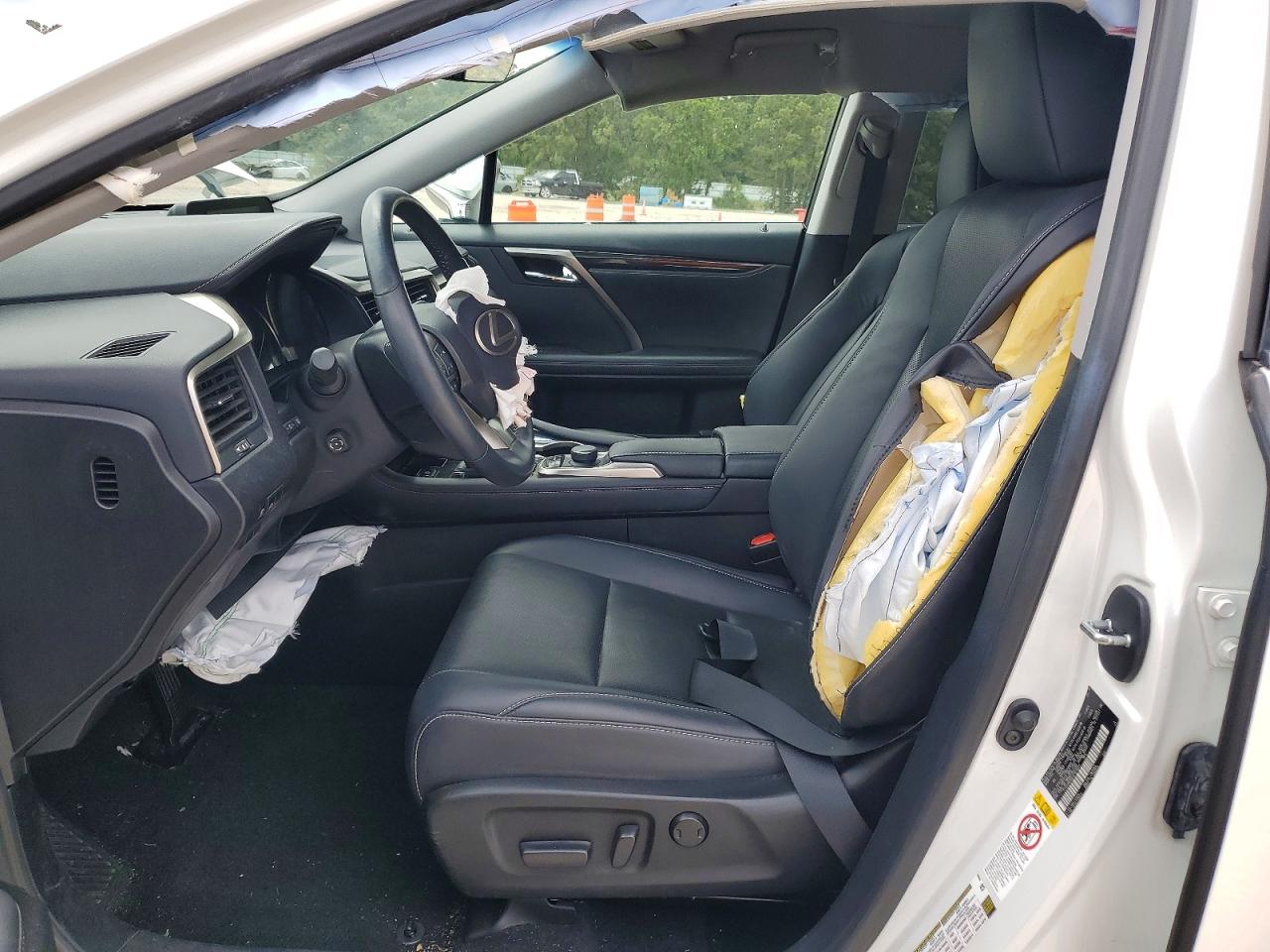 Lexus RX Base