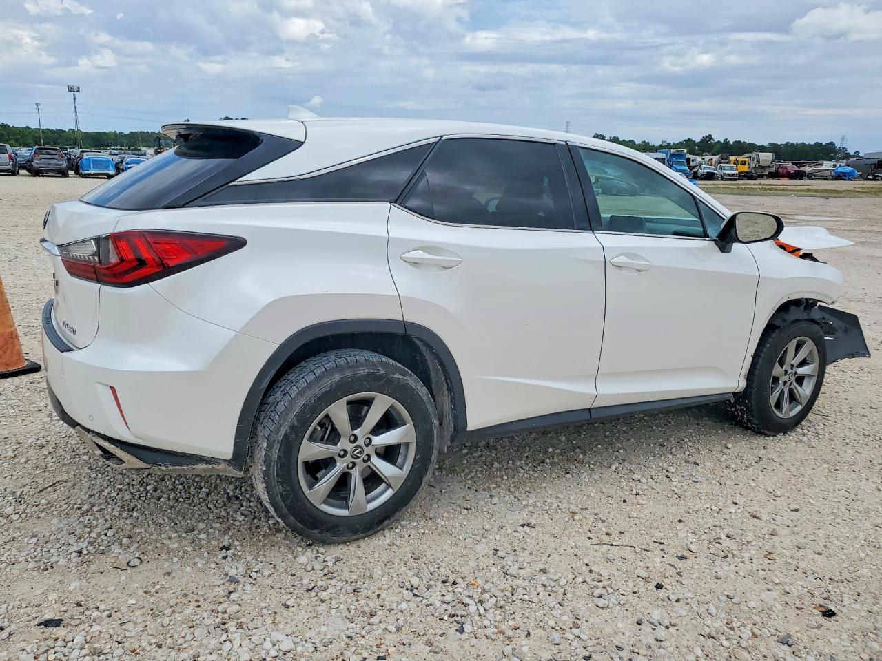Lexus RX Base