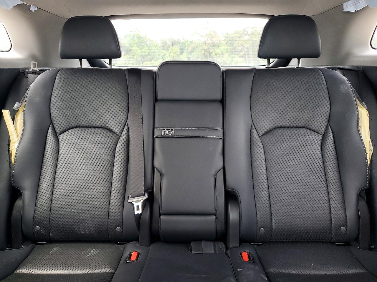 Lexus RX Base
