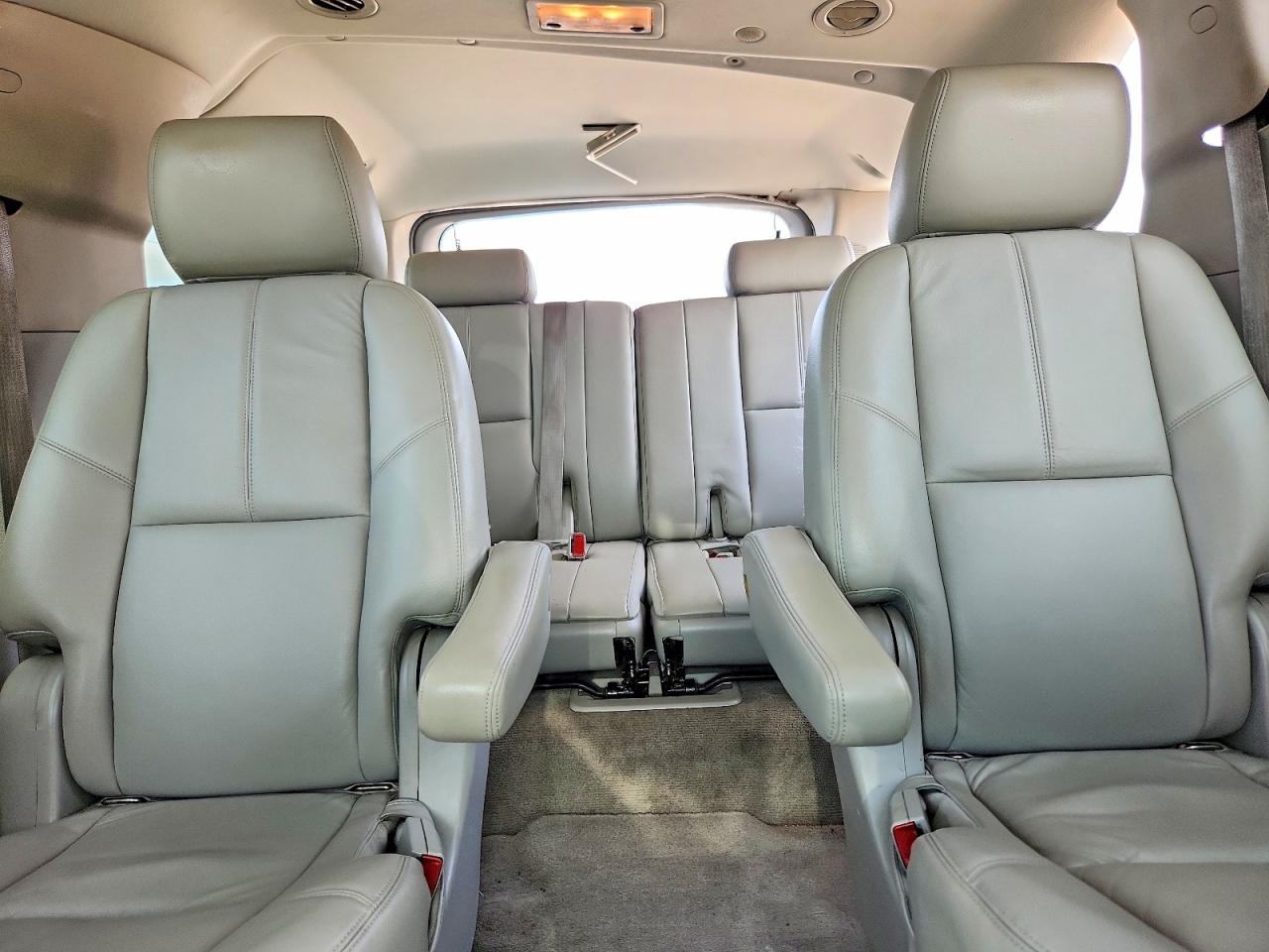 Chevrolet Suburban C1500 Lt
