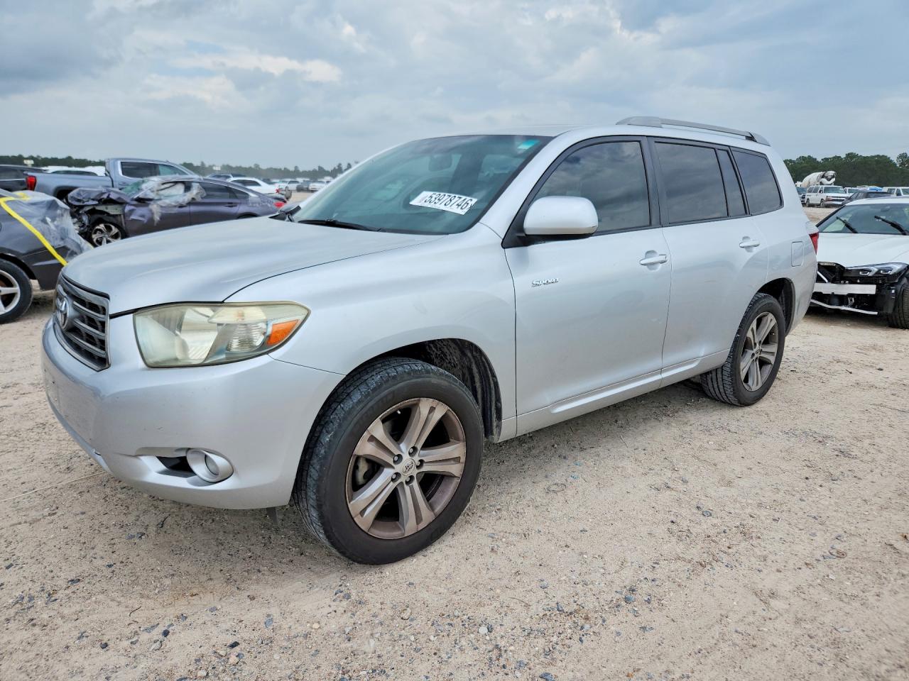 Salvage Toyota Highlander Image