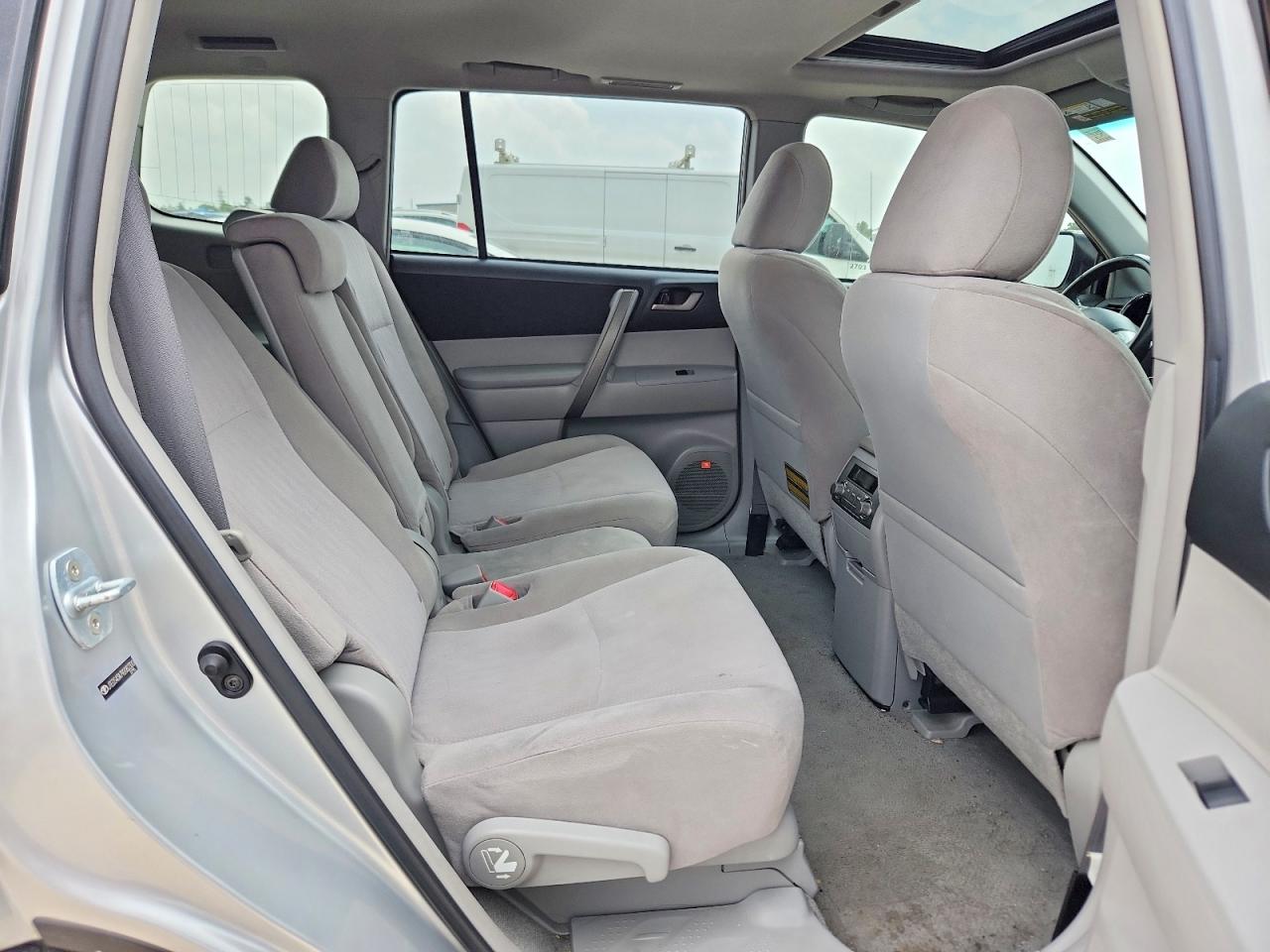 Toyota Highlander Sport