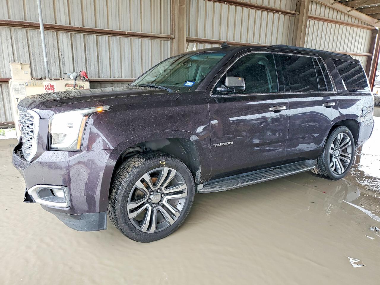 Salvage GMC Yukon Image